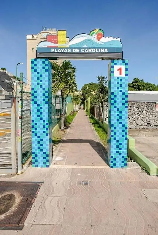 Playa Isla Verde - Beautiful 2 Bed - 2 Bath! San Juan Apartment
