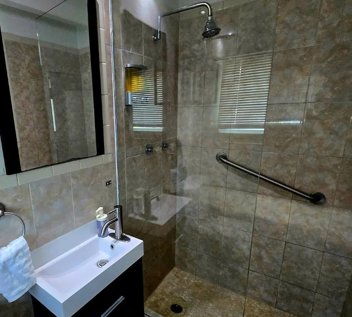 Playa Isla Verde - Beautiful 2 Bed - 2 Bath! San Juan 0*,  Puerto Rico
